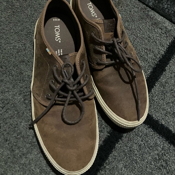 Tom’s size 10.5 mens shoes - Picture 2 of 3